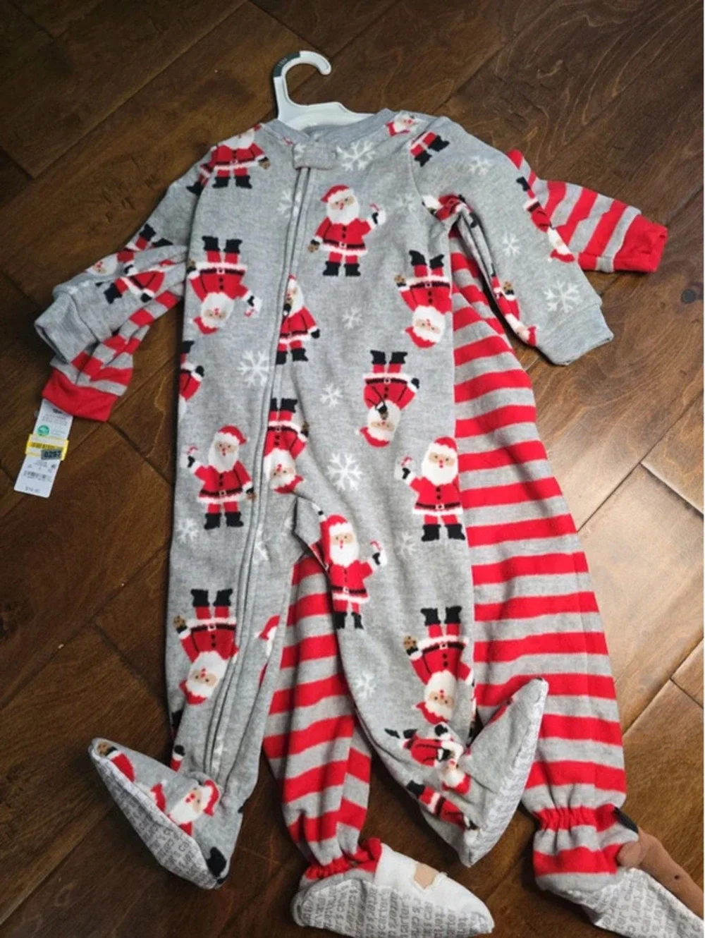 18m brand new christmas pajamas from carter's item. 297G6